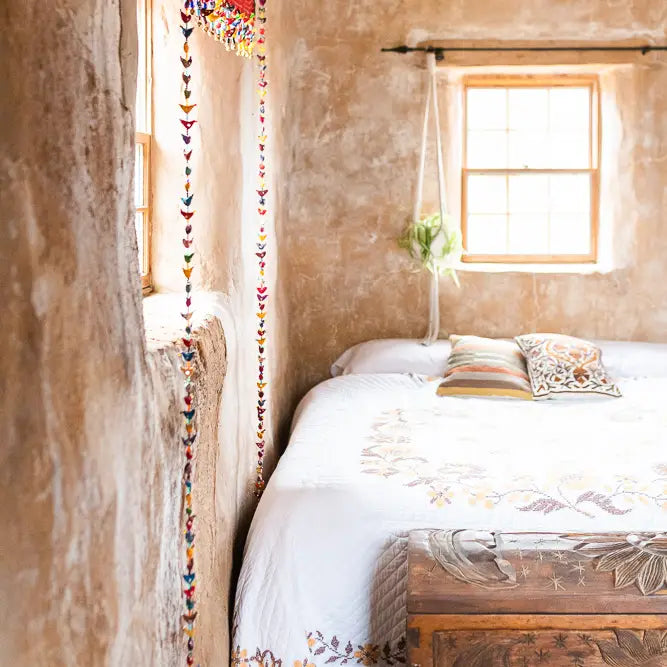 Multicolored Prosperity Hens - Small 90"