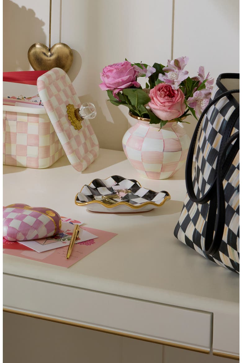 Courtly Check Fluted Heart Plate